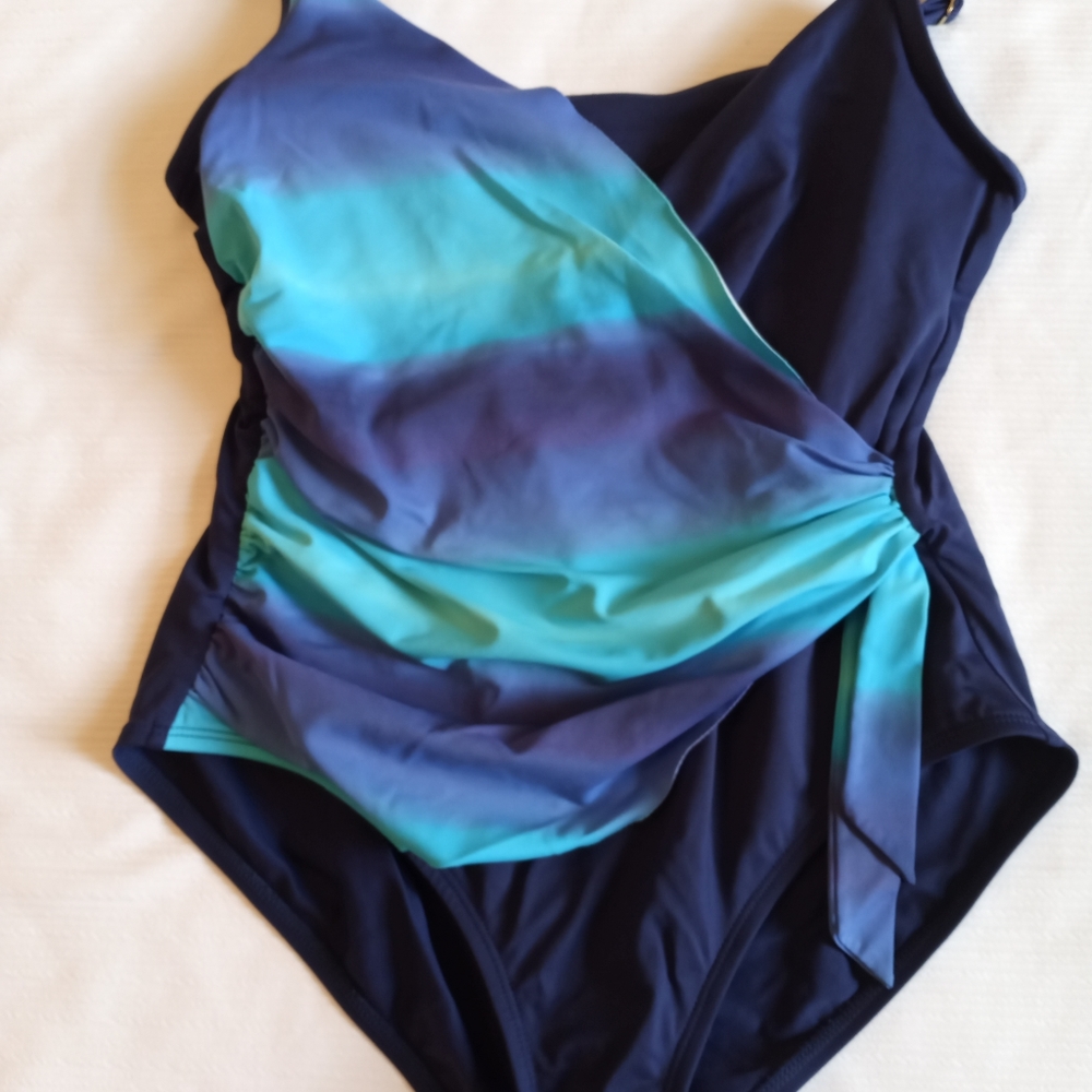 Ladies One Piece Bathing Suit